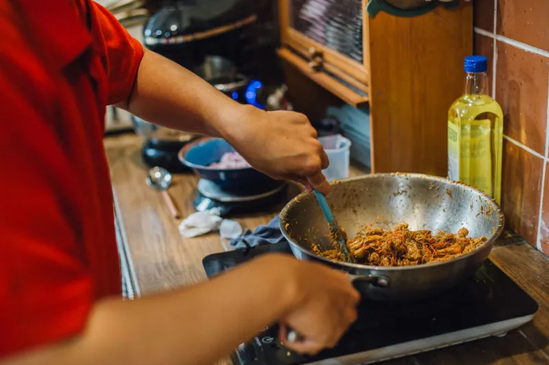 Forget Mise en Place: The Freestyle Cooking Logic That Makes Hong Kong Home Kitchens So Efficient